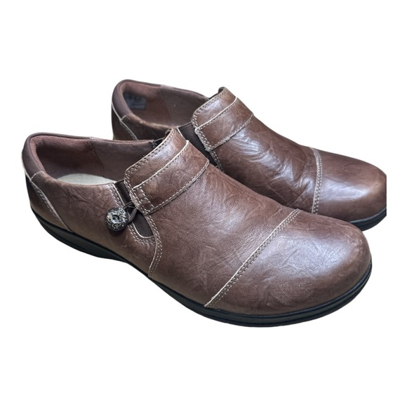 Clarks Cheyn Crystal Womens Slip On Shoes, Size 10 M - Picture 2 of 4